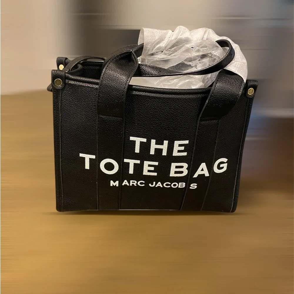 Marc Jacobs Black Tote Bag - Picture 1 of 3